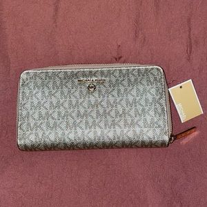Michael Kora wallet